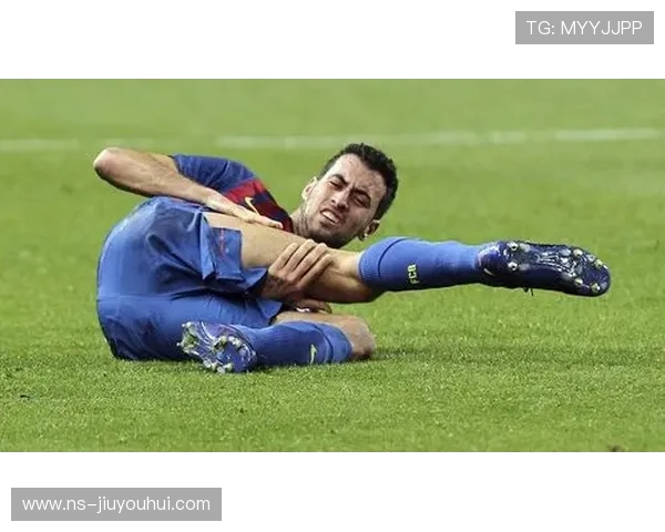 从大腿拉伤看职业足球运动员科学康复训练与系统伤病预防策略研究